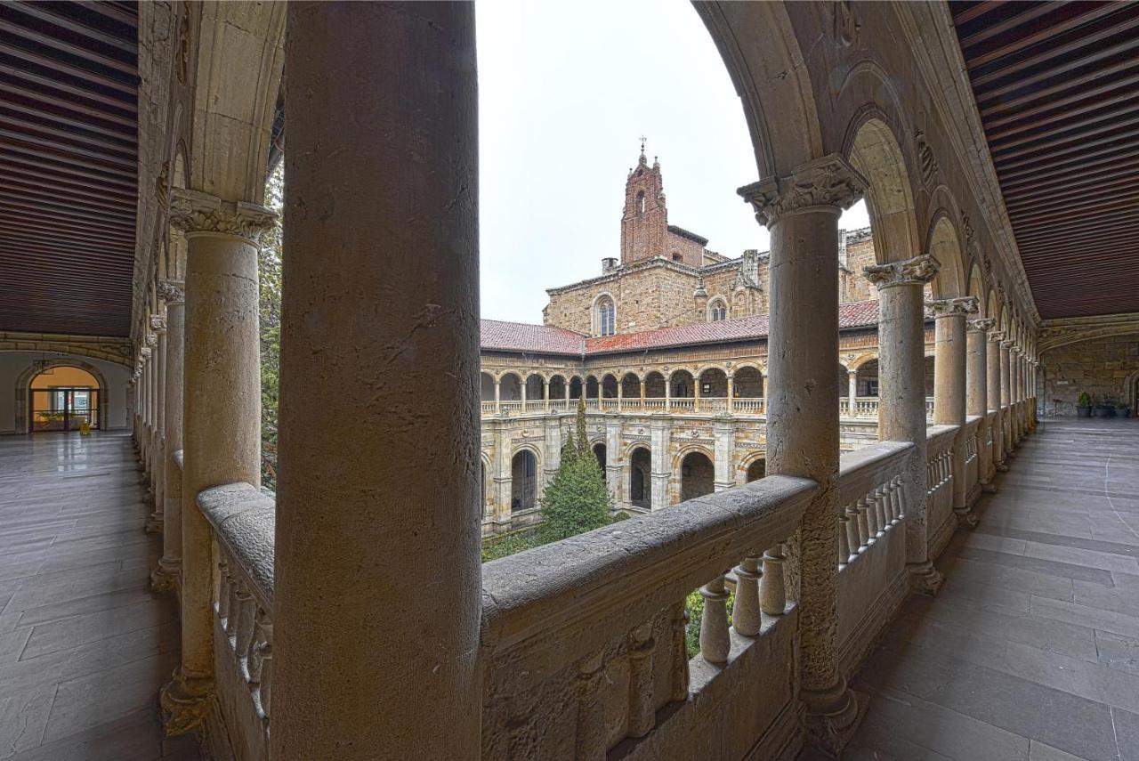 Parador De Turismo De León Esterno foto University of Lleida