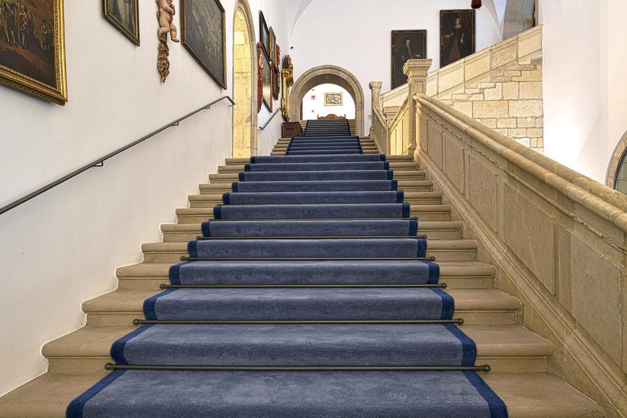 Parador De Turismo De León Esterno foto The Blue Staircase
