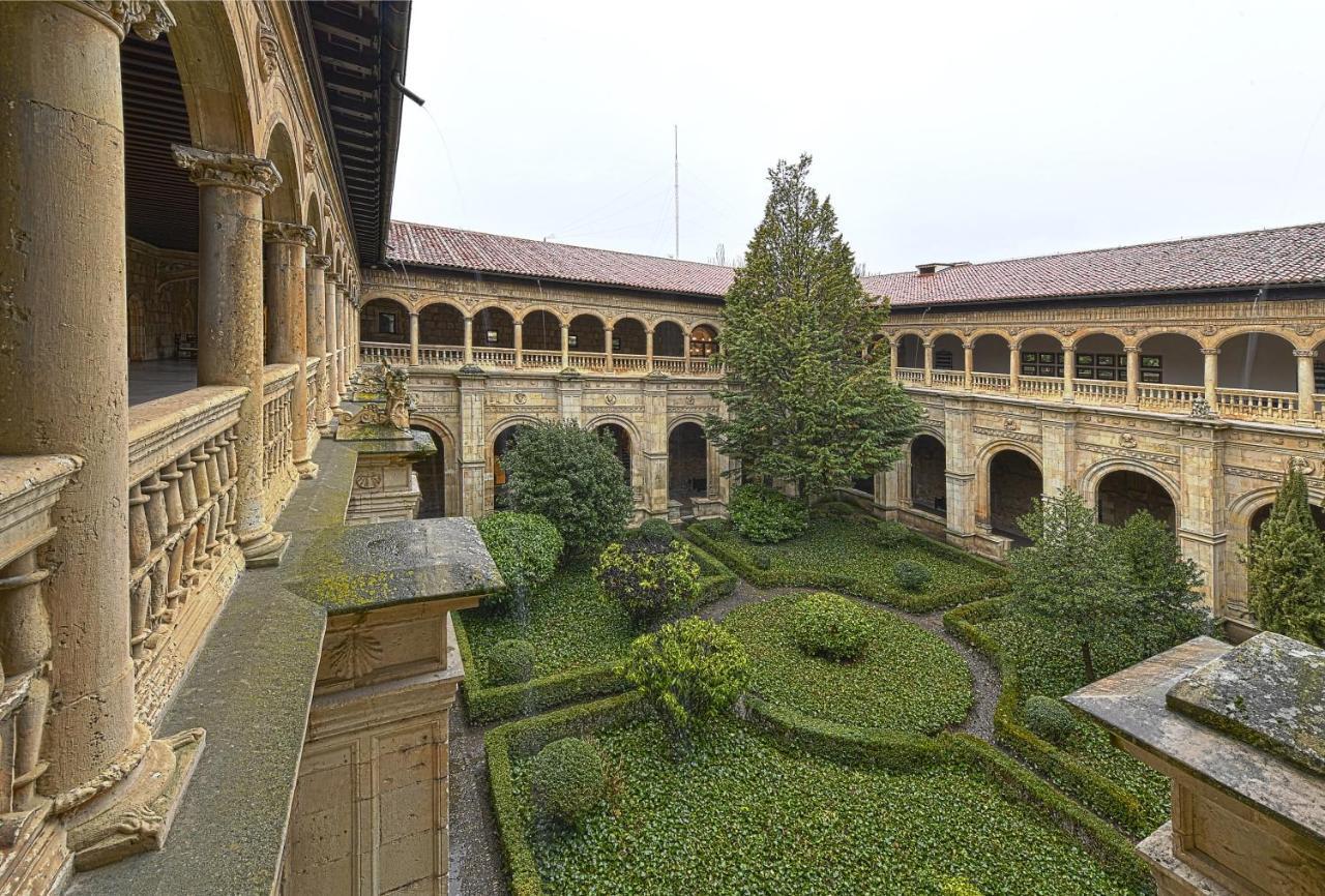 Parador De Turismo De León Esterno foto University of Salamanca